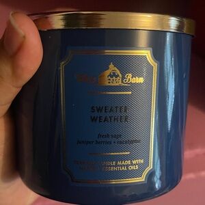 White Barn Sweater Weather Candle -